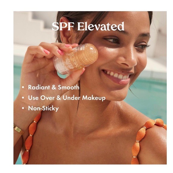 Kopari Beauty Sun Shield On-The-Glow
Sheer Stick Sunscreen SPE 40 - Picture 5 of 11